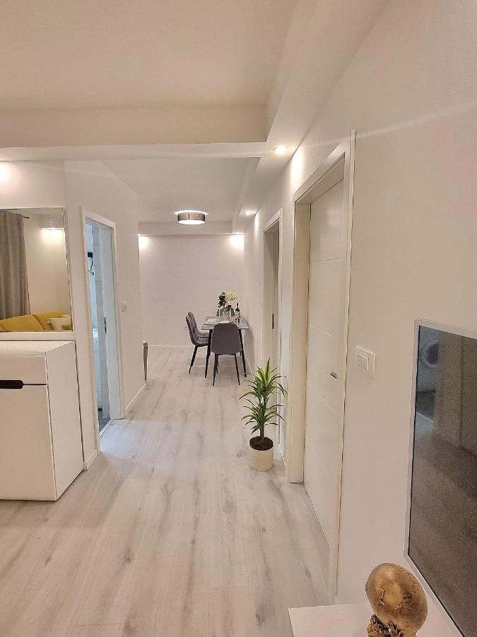 Un Ami Apartment Pula Exterior photo